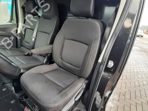 Asiento delantero izquierdo NISSAN PRIMASTAR Van (X82) 2.0 dCi 130 (131 hp) 31801317