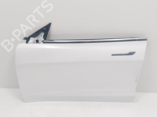 Used Left front door TESLA MODEL 3 (5YJ3) EV Performance AWD (462 hp) 31679010