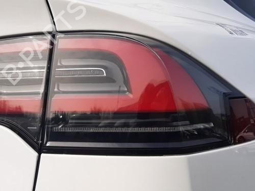 Used Right taillight Right taillight TESLA MODEL X (5YJX) P100D AWD (772 hp) 34251424 34251424