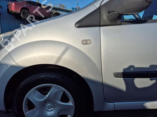 Kotflügel links vorne für RENAULT TWINGO II (CN0_) 1.2 (CN0D) (58 hp) 30363204
