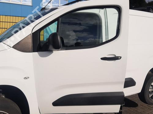 Used Left front door Left front door 39209412 39209412