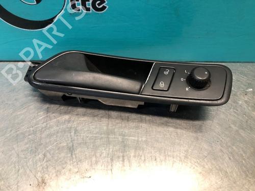 Used Exterior handle VW CADDY III Box Body/MPV (2KA, 2KH, 2CA, 2CH) 2.0 SDI (70 hp) 28299813