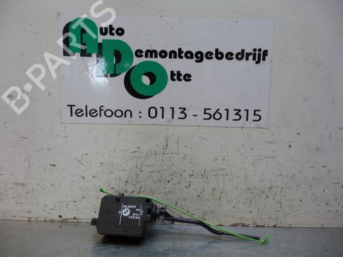 Used Fuel door actuator BMW 3 (E46) 320 d (136 hp) 19596158