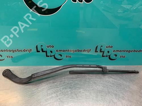 Used Front windshield wiper arm BMW 3 (E90) 318 i (129 hp) 30891374