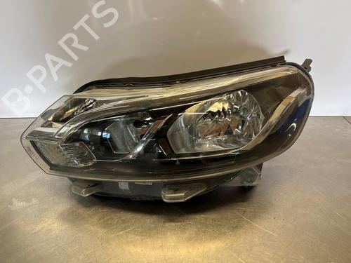 left-headlight-toyota-proace-van-mdz_-2016-36048664 main image