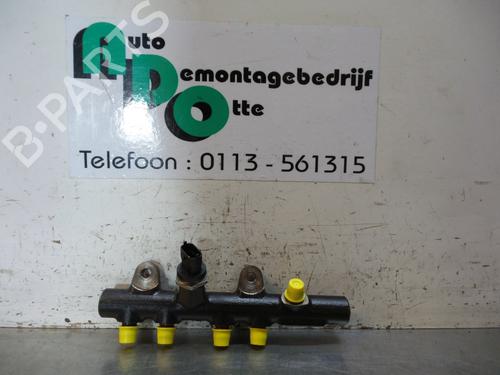 Used Injection rail Injection rail 19595709 19595709