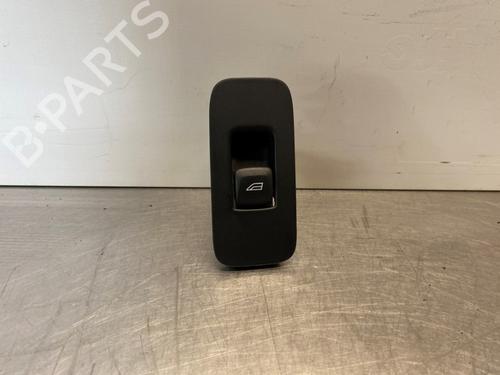 Used Switch VOLVO V40 Hatchback (525) D2 (114 hp) 28668850