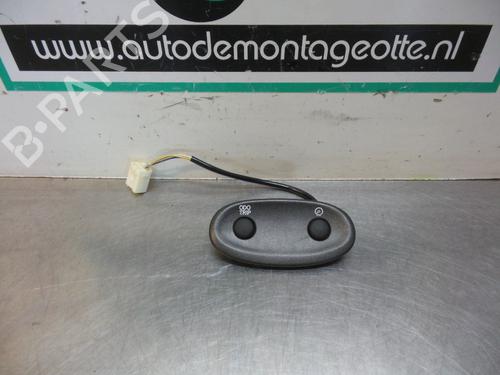 Interruttore Interruttore TOYOTA YARIS VERSO (_P2_) 1.5 (NCP21_) (106 hp) 19607858 19607858