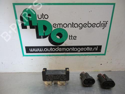 Used Control unit Control unit VW TRANSPORTER T4 Van (70A, 70H, 7DA, 7DH) 2.5 TDI (88 hp) 19608487 19608487