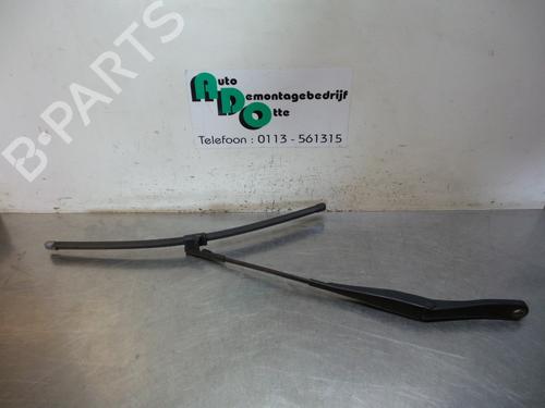 Used Front windshield wiper arm OPEL ASTRA H (A04) 1.6 (L48) (105 hp) 19595963