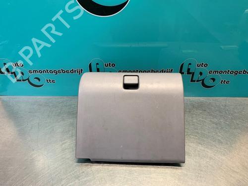 Used Glove box TOYOTA STARLET (_P9_) 1.3 (EP91_, EP91R) (75 hp) 19629015