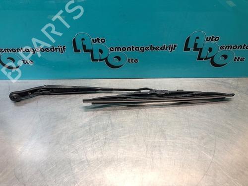 Used Front windshield wiper arm NISSAN MICRA III (K12) 1.0 16V (K12) (65 hp) 20719714