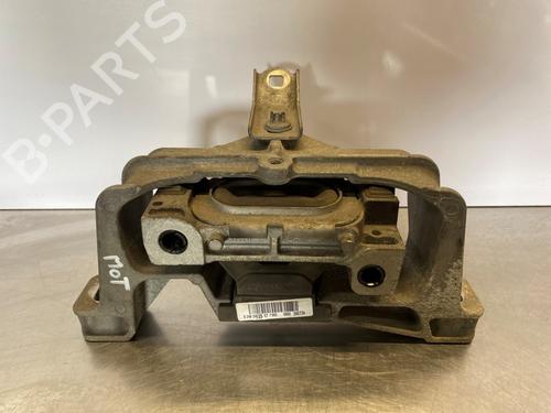Used Engine mount Engine mount MERCEDES-BENZ A-CLASS (W176) A 180 CDI / d (176.012) (109 hp) 39647782 39647782