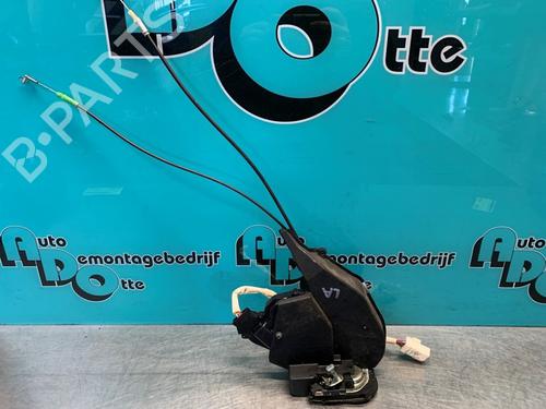 Used Rear left lock LEXUS IS I (_E1_) 200 (GXE10) (155 hp) 19627404