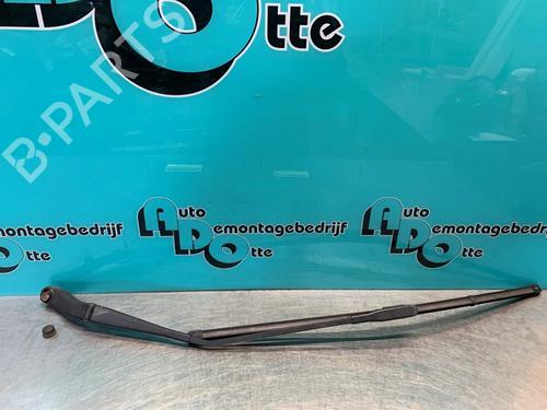 Used Front windshield wiper arm MERCEDES-BENZ B-CLASS Sports Tourer (W245) B 200 (245.233) (136 hp) 30891380