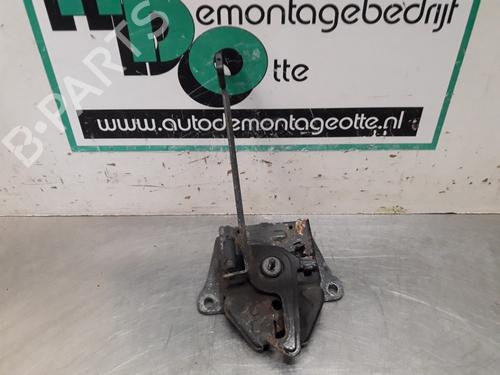 Used Hood lock KIA SORENTO I (JC) 2.5 CRDi 4WD (140 hp) 19613939