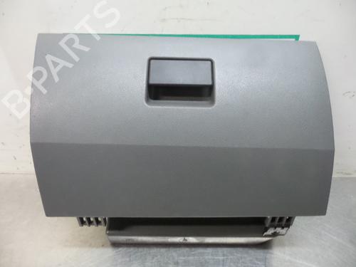 Used Glove box Glove box FORD FIESTA V (JH_, JD_) 1.25 16V (70 hp) 19613358 19613358