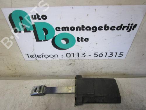 Used Hinge/Door check strap MERCEDES-BENZ E-CLASS (W210) E 320 CDI (210.026) (197 hp) 19588295