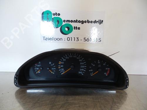Used Instrument cluster MERCEDES-BENZ E-CLASS (W210) E 300 Turbo-D (210.025) (177 hp) 19589563