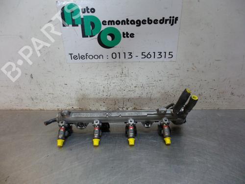 Used Injection rail Injection rail 19597671 19597671