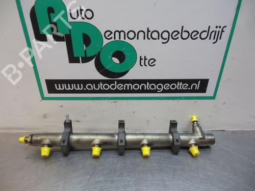Used Injection rail Injection rail 19606828 19606828