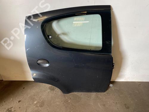 Dør højre bagtil Dør højre bagtil CITROËN C1 (PM_, PN_) 1.0 (68 hp) 39742114 39742114