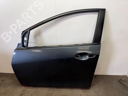 Dør venstre fortil MAZDA 2 (DE_, DH_) 1.3 (DE3FS) (75 hp) 33115895