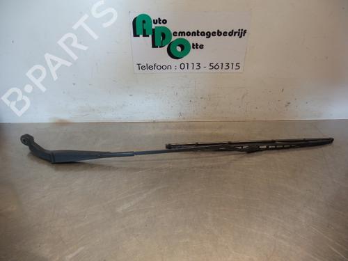 Used Front windshield wiper arm HONDA CIVIC VI Fastback (MA, MB) 1.5 i Vtec-E (MA9) (90 hp) 19592138