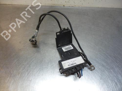 Used Fuse box Fuse box 19602877 19602877