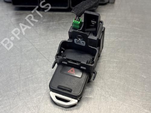 Switch VOLVO V40 Hatchback (525) D2 | BP28807375I30