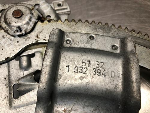 Front right window mechanism BMW 3 (E30) 316 i | BP29965518C23