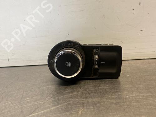 Used Headlight switch CHEVROLET AVEO Saloon (T300) 1.2 (86 hp) 30167687