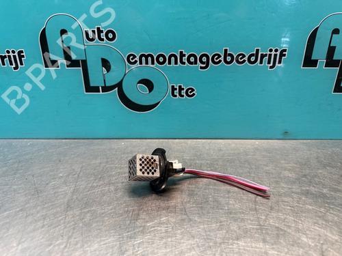 Used Heater resistor SUZUKI IGNIS I (FH) 1.3 (HV51, HX51, RG413) (83 hp) 28299503