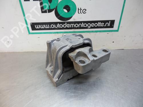 Used Engine mount Engine mount 19608456 19608456