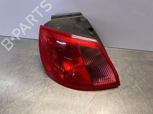 Feu arrière gauche MITSUBISHI COLT VI (Z3_A, Z2_A) 1.3 (Z21A) (95 hp) 32082061