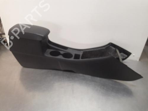 Used Armrest / Center console Armrest / Center console 19614912 19614912