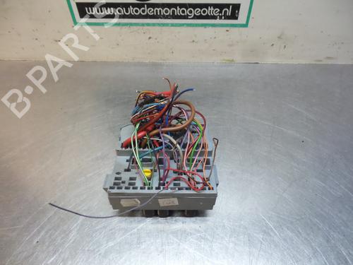 Used Fuse box Fuse box 19612086 19612086