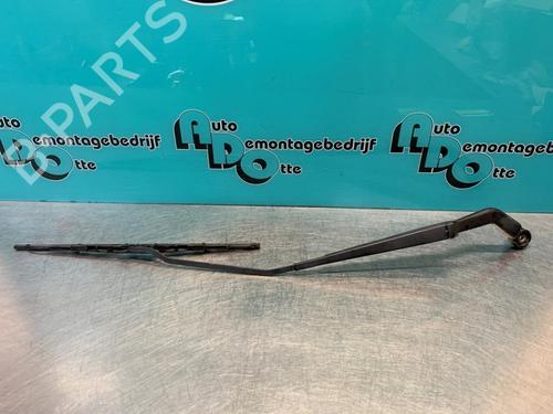 Used Front windshield wiper arm NISSAN ALMERA II Hatchback (N16) 1.8 (116 hp) 19628736