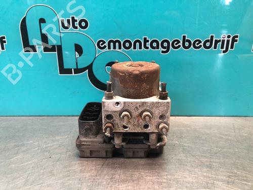 Used ABS pump TOYOTA YARIS (_P1_) 1.0 (SCP10_, SCP10R) (68 hp) 28297719