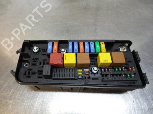 Used Fuse box Fuse box 19594993 19594993