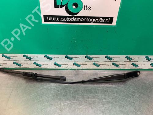 Used Front windshield wiper arm SEAT IBIZA IV ST (6J8, 6P8) 1.2 TDI (75 hp) 19619807