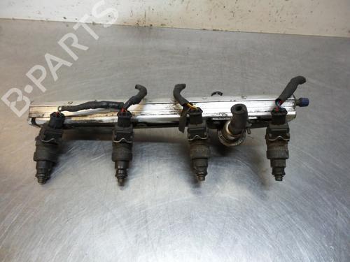 Used Injection rail Injection rail 19594500 19594500