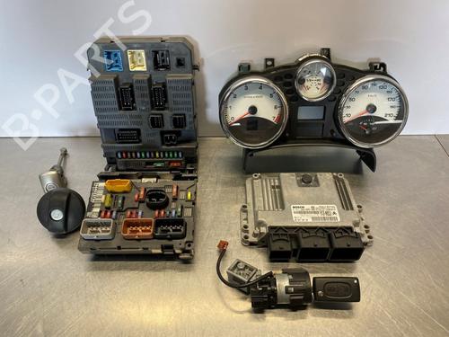 Used Control unit Control unit PEUGEOT 207 (WA_, WC_) 1.6 16V VTi (120 hp) 39622152 39622152
