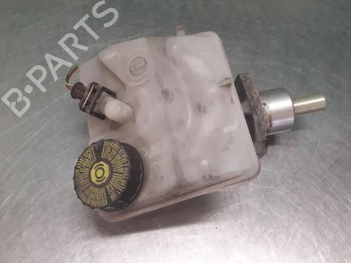Used Brake master cylinder PEUGEOT 206 Hatchback (2A/C) 1.4 i (75 hp) 19616334