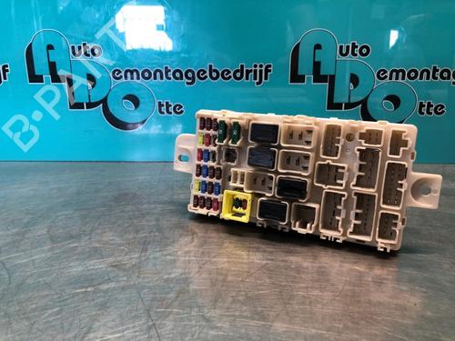 fuse-box-mitsubishi-mirage-space-star-vi-hatchback-a0_a-2012-28297450 main image