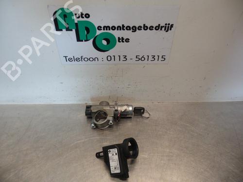 Used Ignition barrel NISSAN PRIMERA Hatchback (P11) 2.0 TD (90 hp) 19592333
