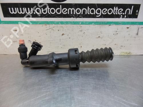 Used Clutch slave cylinder Clutch slave cylinder 19611767 19611767