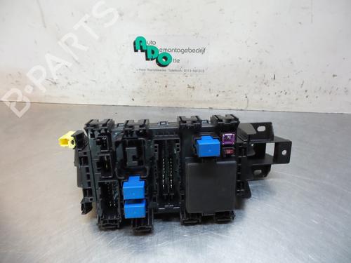 Used Fuse box Fuse box 19601341 19601341