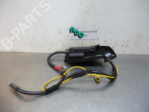 Used Fuse box Fuse box 19603781 19603781