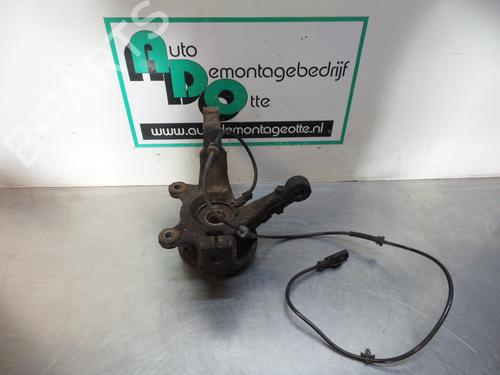 Used Right front steering knuckle NISSAN MICRA III (K12) 1.2 16V (80 hp) 19608044